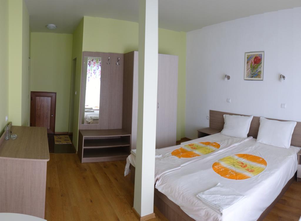 Guest House Rosa Kiten  Phòng bức ảnh